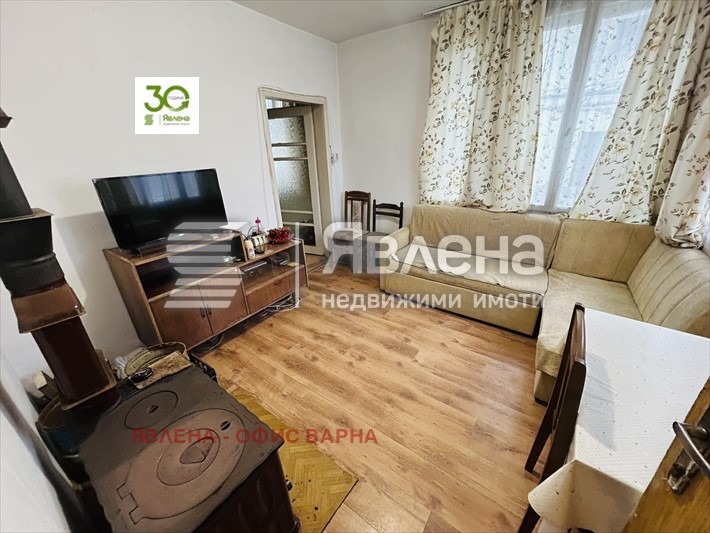 Продава КЪЩА, гр. Аксаково, област Варна, снимка 10 - Къщи - 48524919