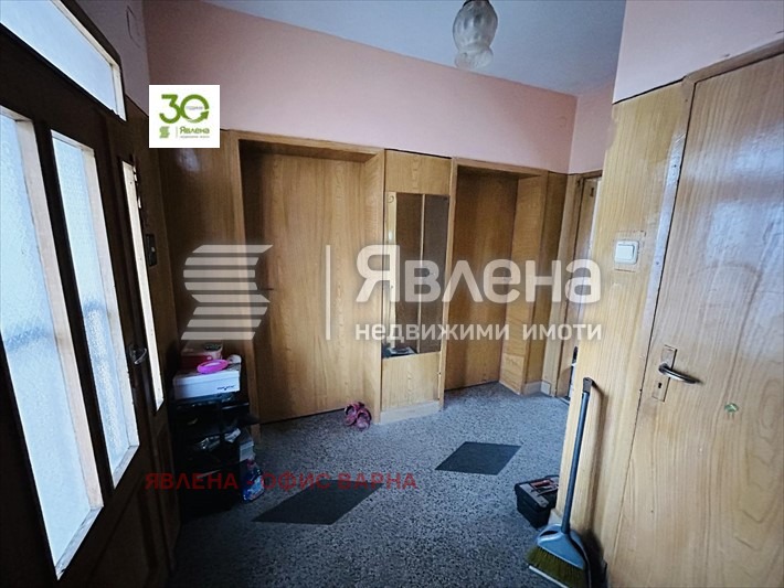 Продава КЪЩА, гр. Аксаково, област Варна, снимка 17 - Къщи - 48524919