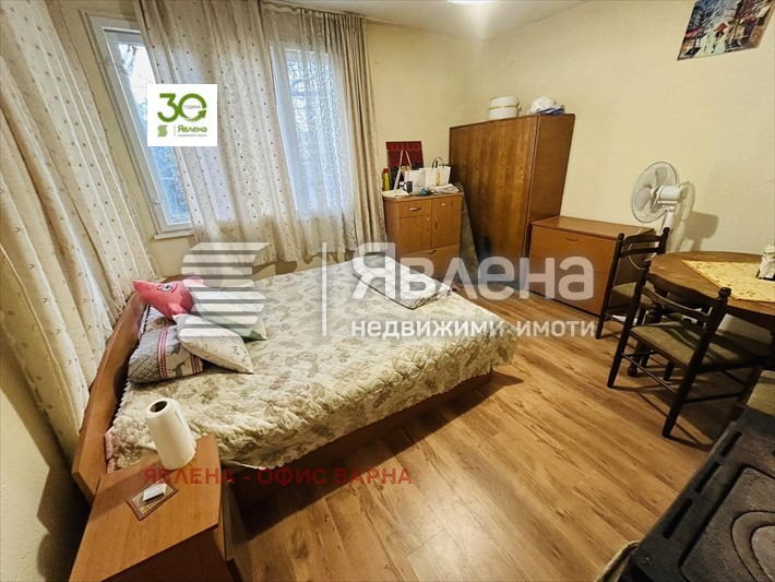 Продава КЪЩА, гр. Аксаково, област Варна, снимка 12 - Къщи - 48524919