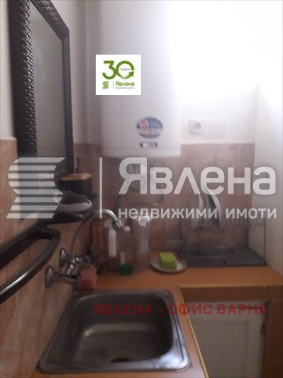 Продава ЕТАЖ ОТ КЪЩА, гр. Провадия, област Варна, снимка 6 - Етаж от къща - 47370794