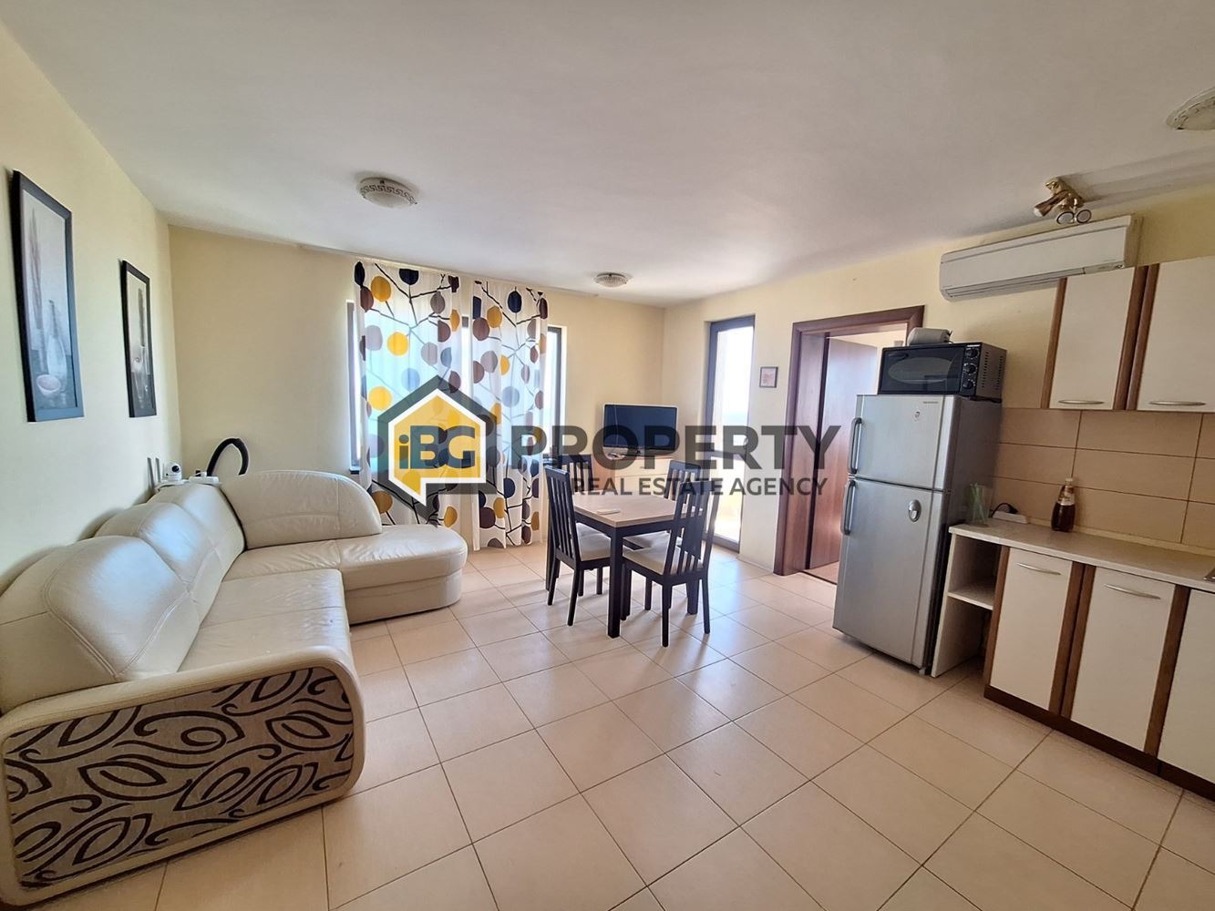 Продава 2-СТАЕН, гр. Бяла, област Варна, снимка 1 - Апартаменти - 53122156