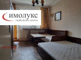 2 Schlafzimmer Oborishte, Sofia 9