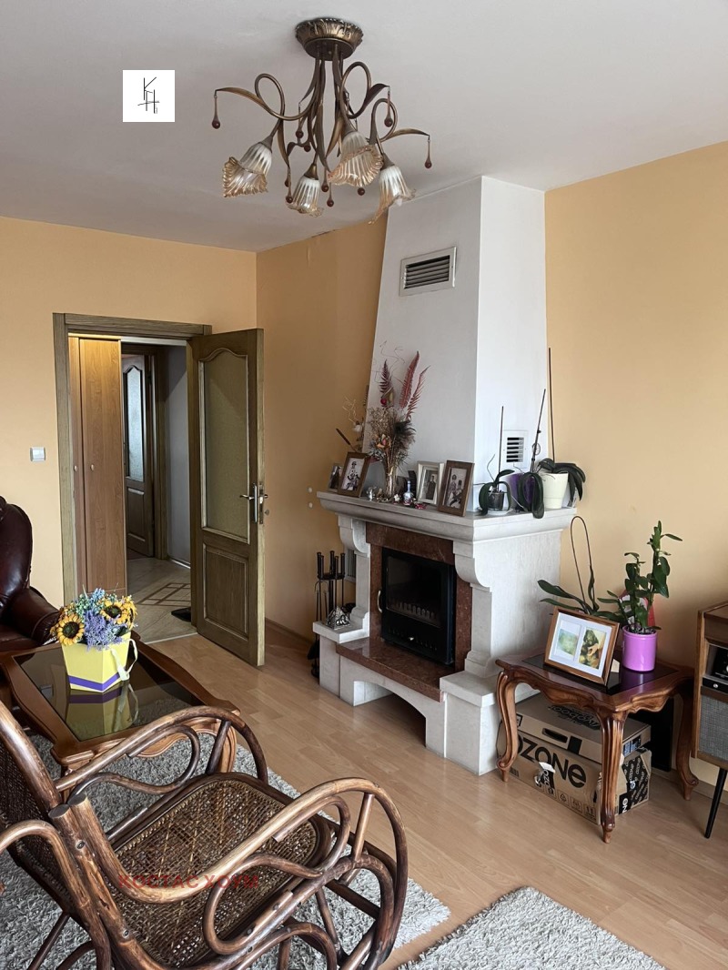 Продава МНОГОСТАЕН, гр. Варна, Цветен квартал