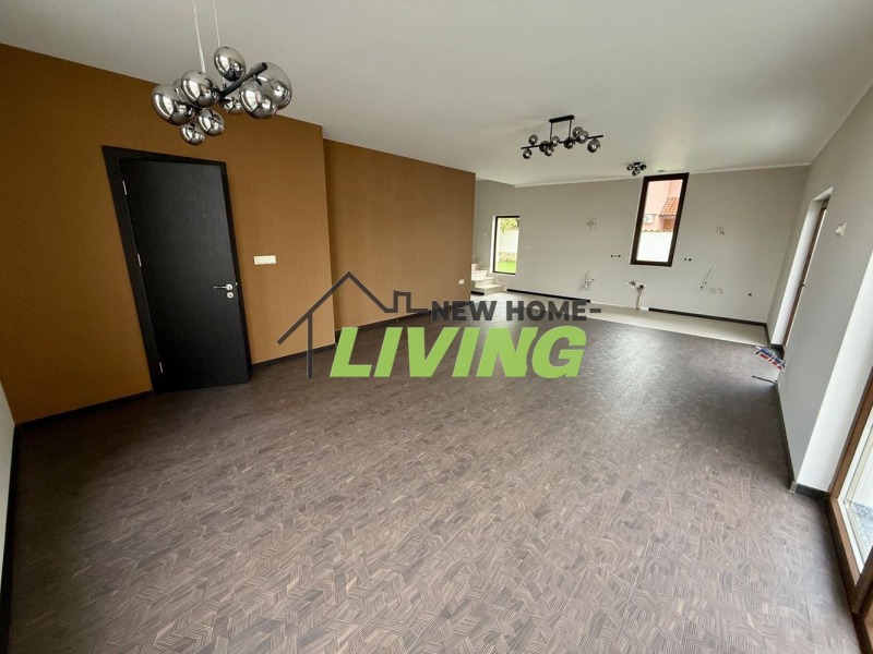 Продава КЪЩА, с. Белащица, област Пловдив, снимка 2 - Къщи - 52316542