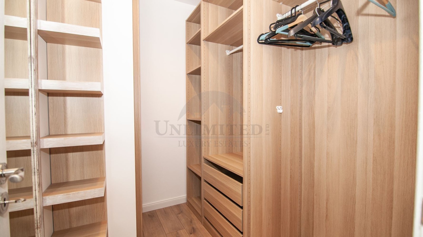 Продава 4-СТАЕН, гр. София, Кръстова вада, снимка 12 - Апартаменти - 55781514