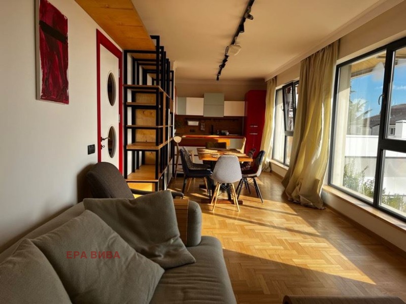 Продава 3-СТАЕН в град Варна, Бриз - 104 кв.м / 298 000 € » 582 837.34 лв., ЕРА ВИВА