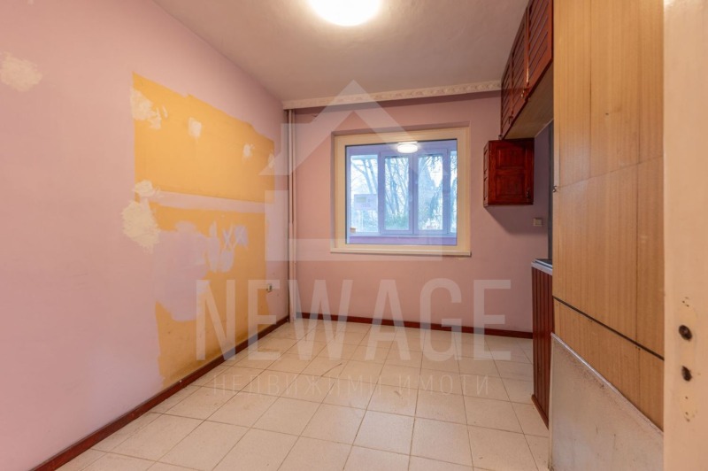 Продава 3-СТАЕН, гр. Варна, Окръжна болница-Генерали, снимка 3 - Апартаменти - 53504276