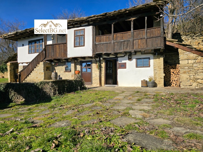 Продава КЪЩА, с. Гостилица, област Габрово