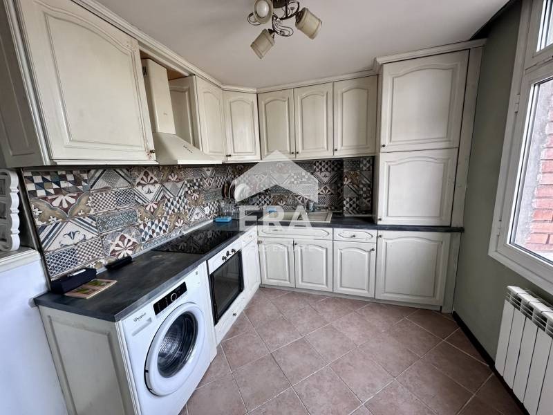 Продава МНОГОСТАЕН, гр. Велико Търново, Център, снимка 5 - Апартаменти - 52610969