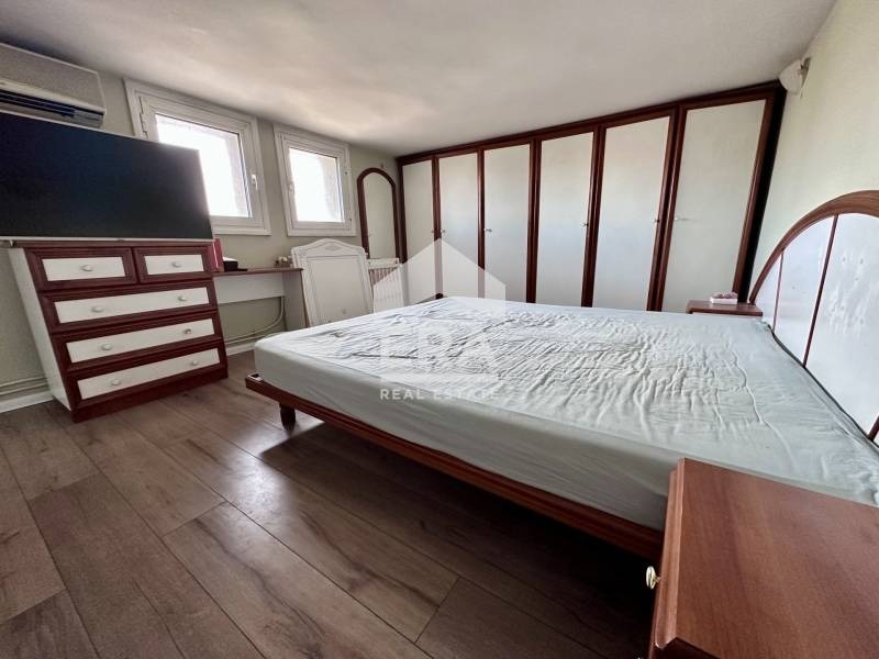 Продава МНОГОСТАЕН, гр. Велико Търново, Център, снимка 14 - Апартаменти - 52610969