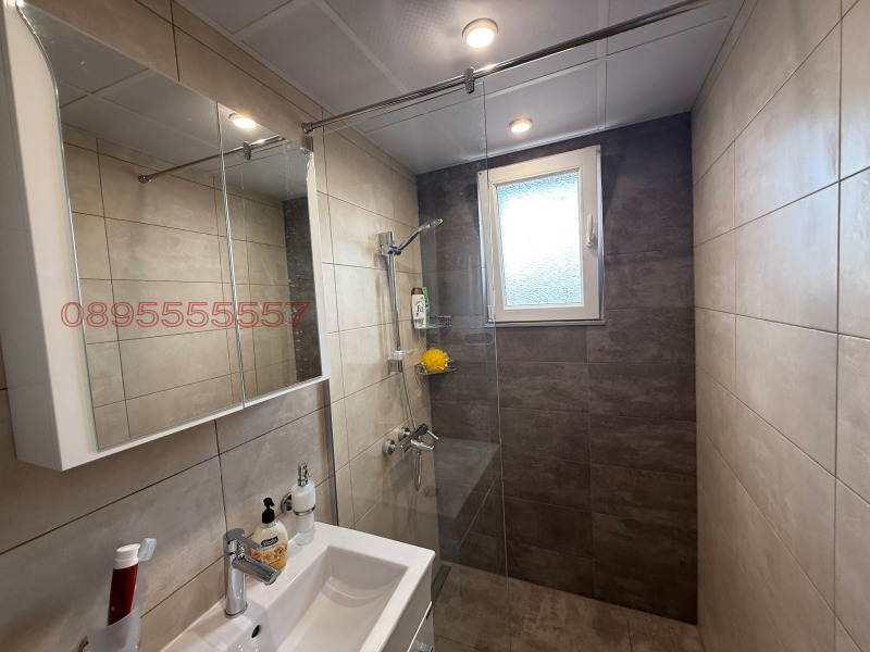 Продава ЕТАЖ ОТ КЪЩА, гр. Берковица, област Монтана, снимка 2 - Етаж от къща - 52779843