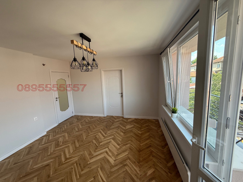 Продава ЕТАЖ ОТ КЪЩА, гр. Берковица, област Монтана, снимка 12 - Етаж от къща - 52779843