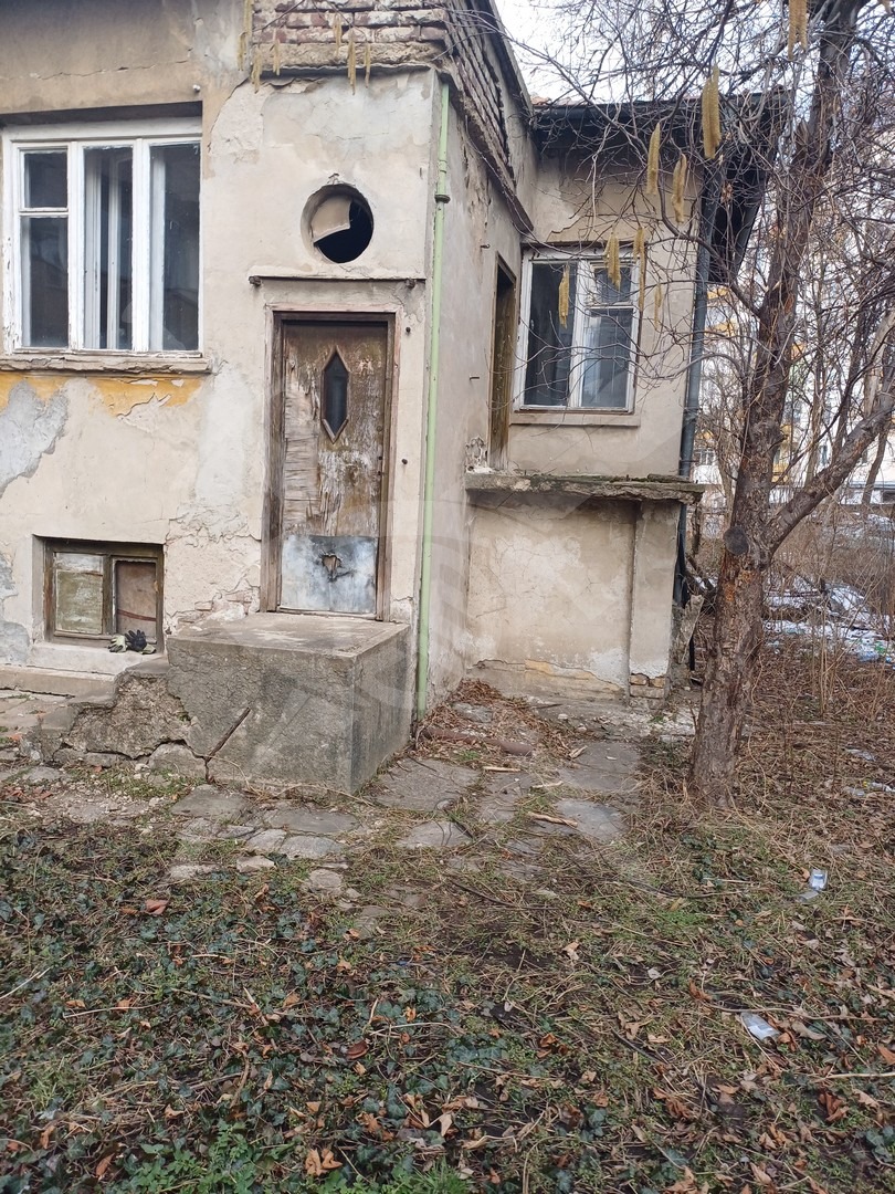 Продава КЪЩА, гр. Перник, Център, снимка 2 - Къщи - 49401131