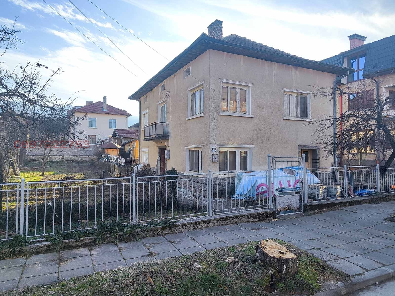 Продава КЪЩА, гр. Вършец, област Монтана, снимка 2 - Къщи - 53903215