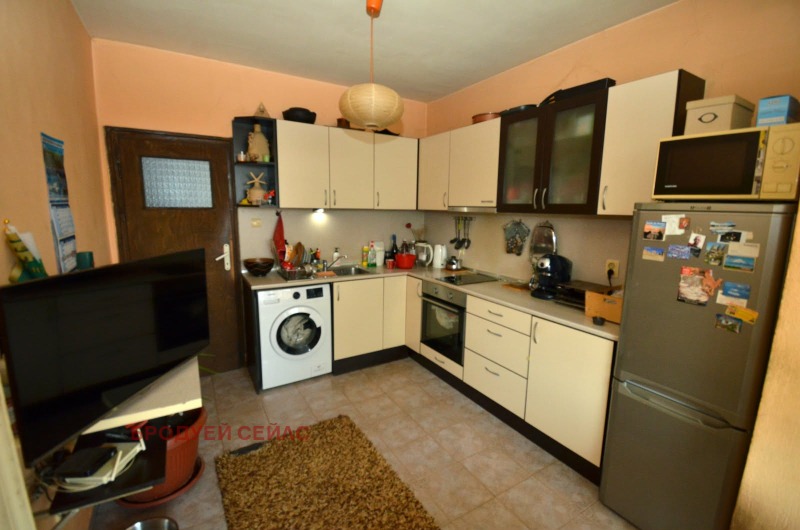 Продава ЕТАЖ ОТ КЪЩА в град София, Изток - 60 кв.м / 300 000 € » 586 749.00 лв., БРОДУЕЙ СЕЙЛС