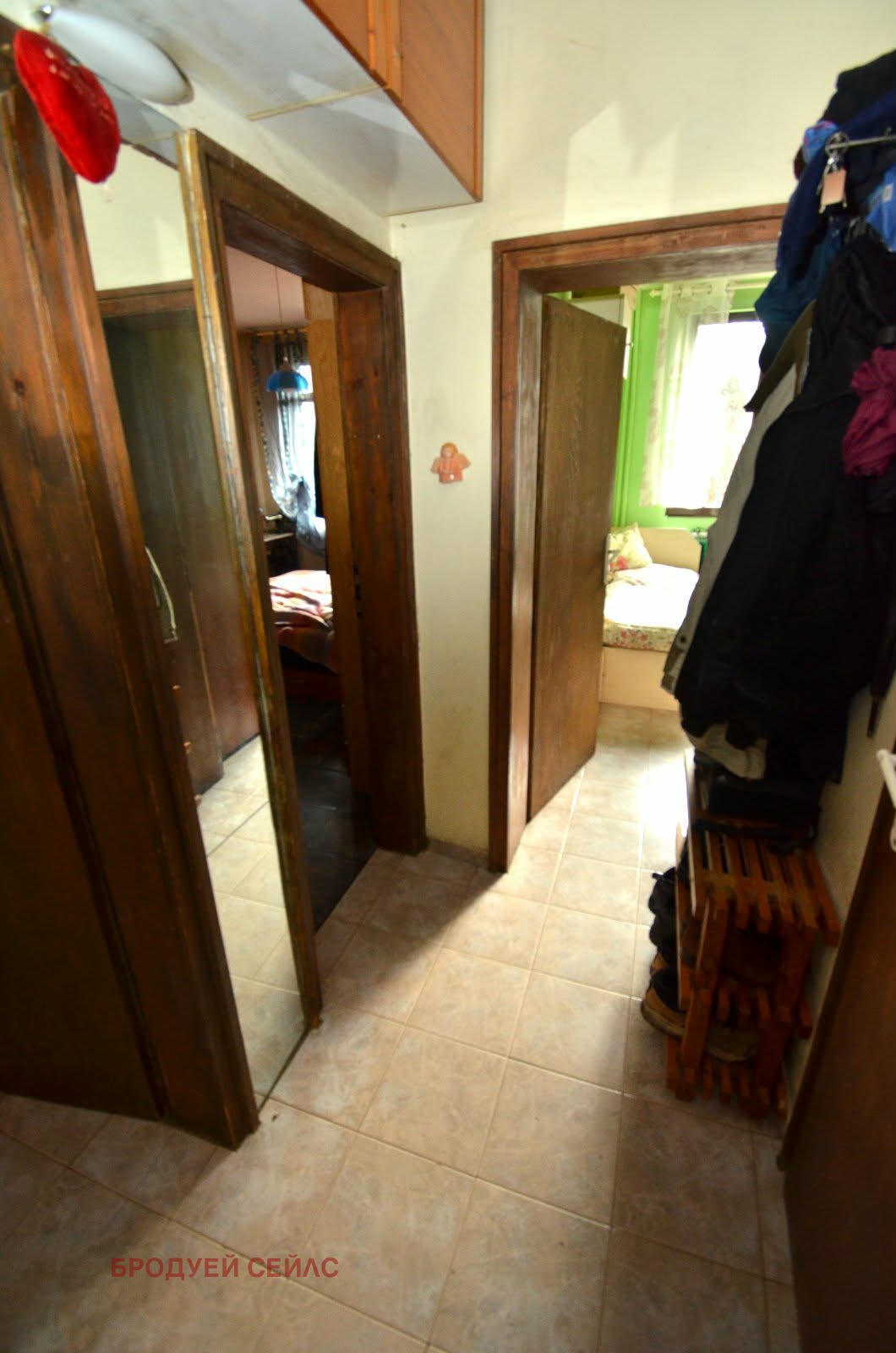 Продава ЕТАЖ ОТ КЪЩА, гр. София, Изток, снимка 3 - Етаж от къща - 53898760