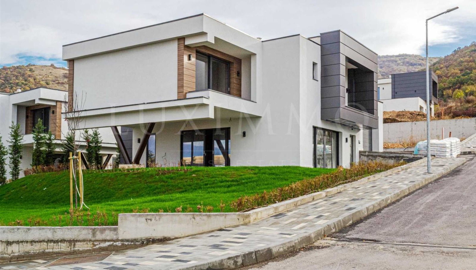 Продава КЪЩА, с. Марково, област Пловдив, снимка 2 - Къщи - 42031526