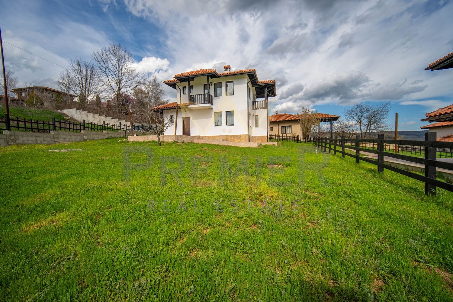 Продава КЪЩА, гр. Балчик, област Добрич