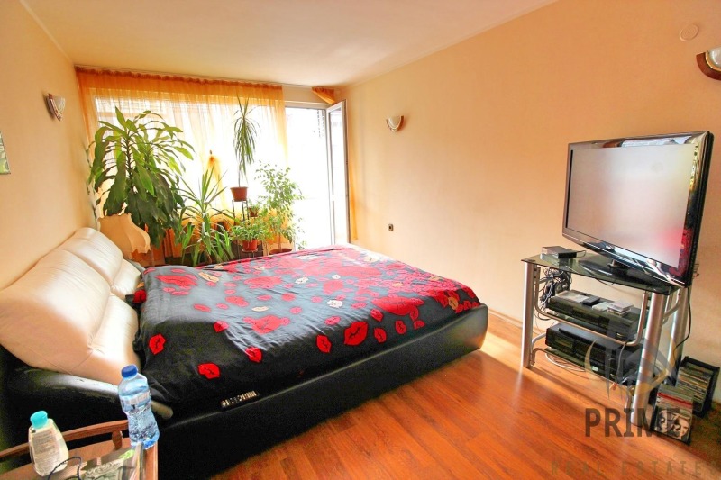 Продава МНОГОСТАЕН в град Бургас, Възраждане - 120 кв.м / 227 000 € » 443 973.41 лв., ПРАЙМ РИЪЛ ЕСТЕЙТС ЕООД
