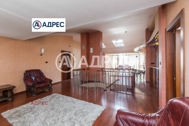 Продава МНОГОСТАЕН, гр. Варна, Център, снимка 9 - Апартаменти - 50627726