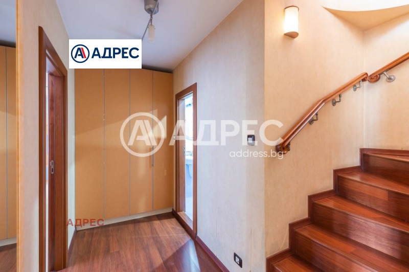 Продава МНОГОСТАЕН, гр. Варна, Център, снимка 15 - Апартаменти - 50627726