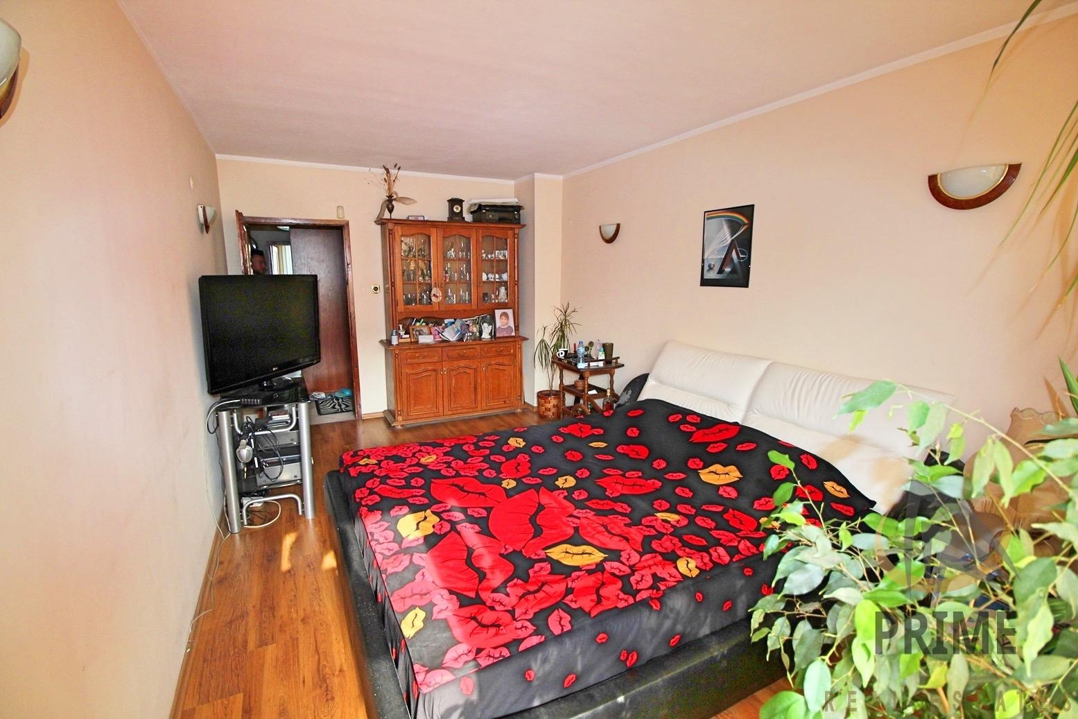Продава МНОГОСТАЕН, гр. Бургас, Възраждане, снимка 2 - Апартаменти - 51522198