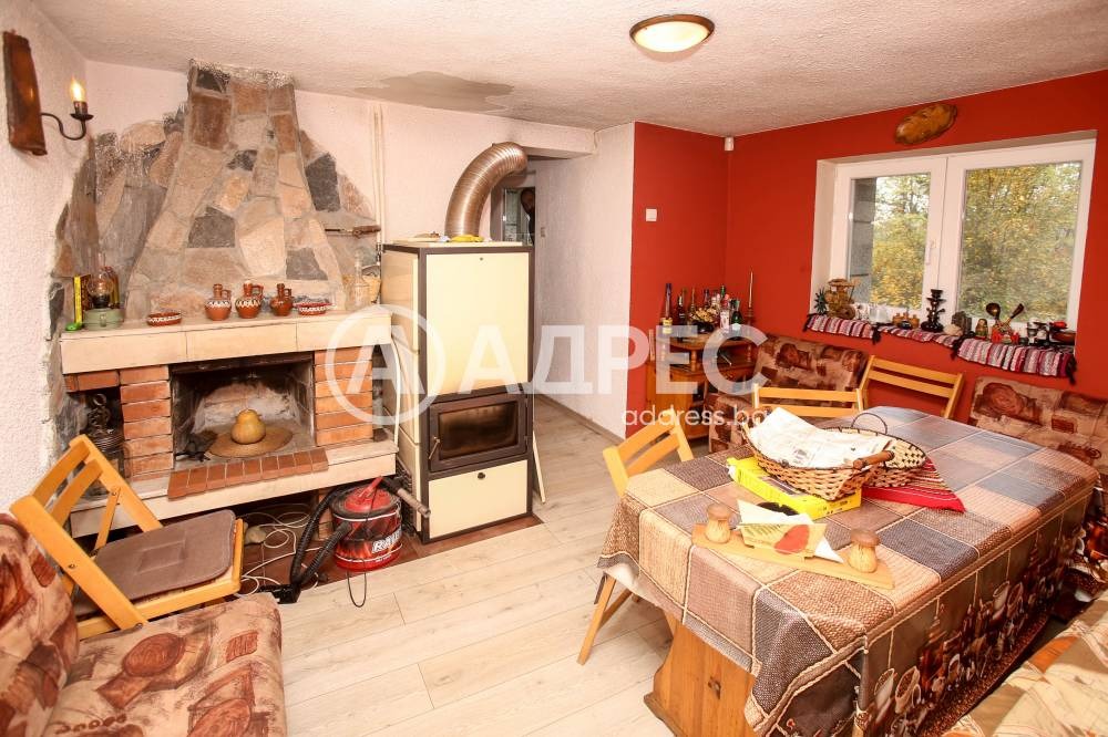 Продава КЪЩА, гр. София, с. Кокаляне, снимка 2 - Къщи - 52391079