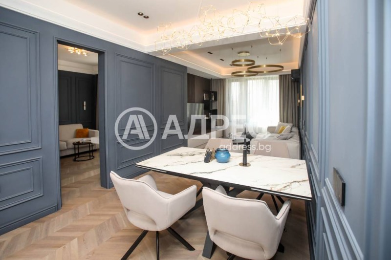 En venta  2 dormitorios Sofia , Tsentar , 93 metros cuadrados | 96513270