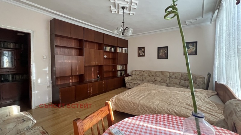 Продава ЕТАЖ ОТ КЪЩА, гр. Поморие, област Бургас, снимка 2 - Етаж от къща - 51187003