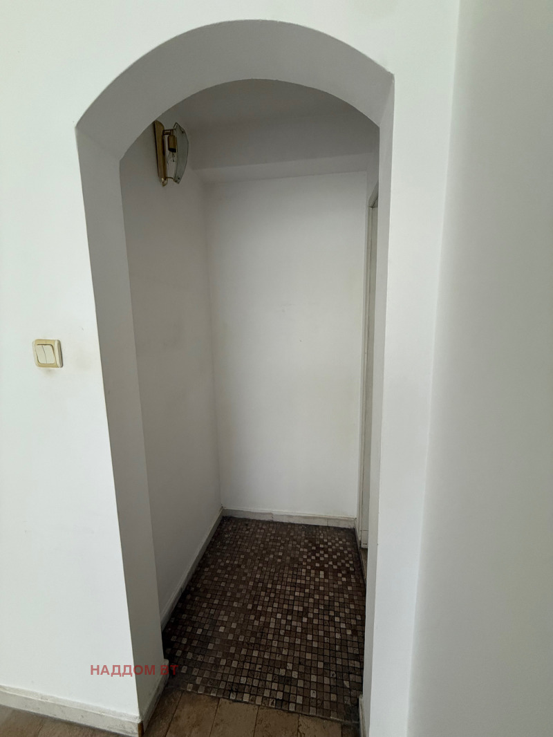 Продава МАГАЗИН, гр. Велико Търново, Център, снимка 14 - Магазини - 52321826