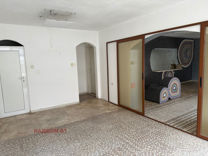 Продава МАГАЗИН, гр. Велико Търново, Център, снимка 10 - Магазини - 52321826