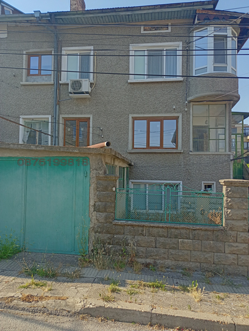 Продава ЕТАЖ ОТ КЪЩА в град Шумен, Басейна - 81 кв.м / 135 500 € » 265 014.97 лв.
