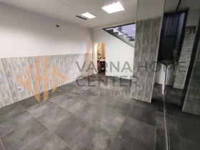 Negozio Tsentralna poshta, Varna