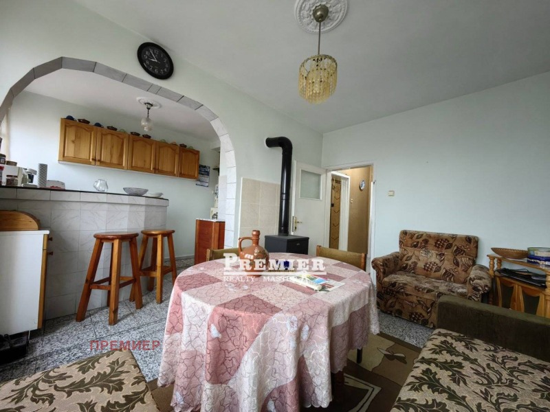 Продава 3-СТАЕН, гр. Карнобат, област Бургас, снимка 4 - Апартаменти - 53323427