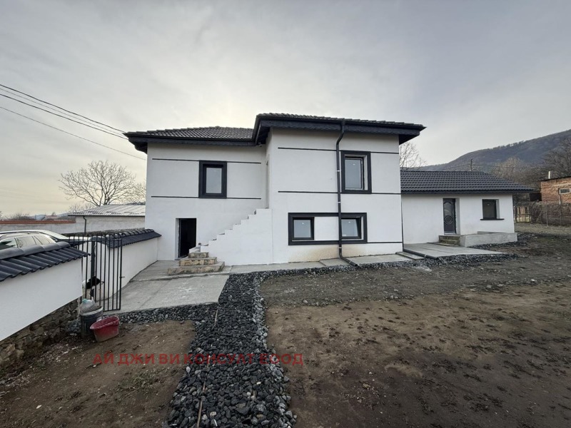 Продава КЪЩА в област София, гр. Ихтиман - 155 кв.м / 275 000 € » 537 853.25 лв., АЙ ДЖИ ВИ КОНСУЛТ ЕООД
