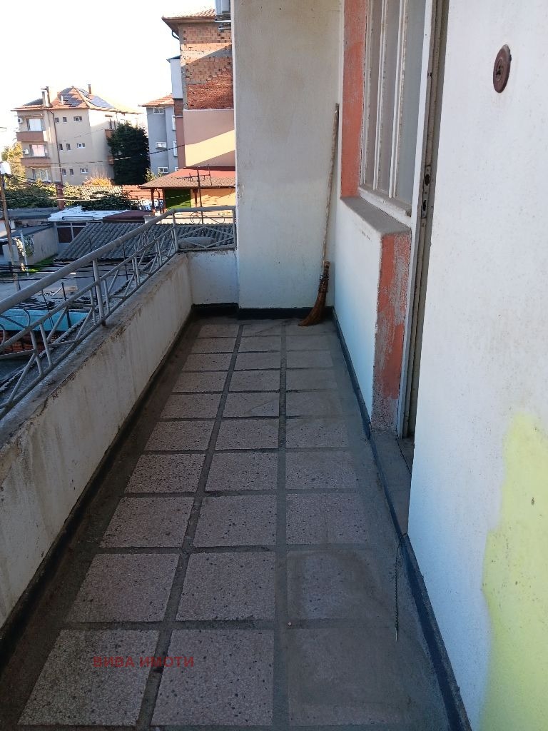 Продава ЕТАЖ ОТ КЪЩА, гр. Пловдив, Прослав, снимка 9 - Етаж от къща - 52429121