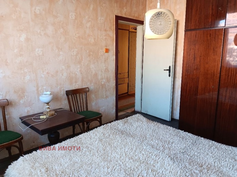 Продава ЕТАЖ ОТ КЪЩА, гр. Пловдив, Прослав, снимка 5 - Етаж от къща - 52429121