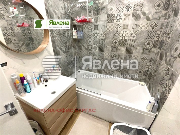 Продава МНОГОСТАЕН, гр. Бургас, Център, снимка 12 - Aпартаменти - 48120959