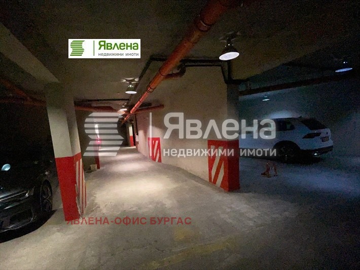 Продава МНОГОСТАЕН, гр. Бургас, Център, снимка 17 - Aпартаменти - 48120959