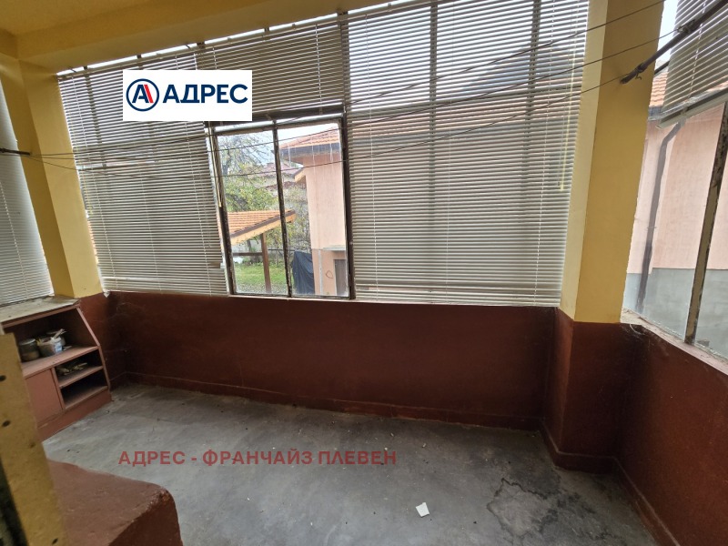 Продава ЕТАЖ ОТ КЪЩА, гр. Плевен, Широк център, снимка 15 - Етаж от къща - 52600495