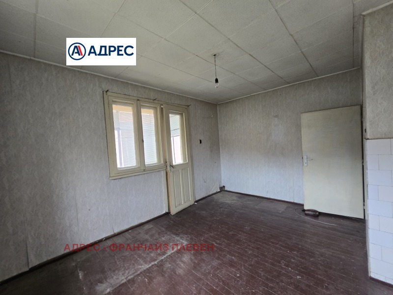 Продава ЕТАЖ ОТ КЪЩА, гр. Плевен, Широк център, снимка 8 - Етаж от къща - 52600495