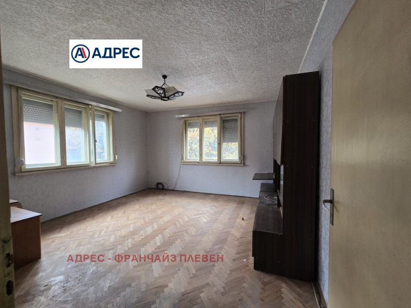 Продава ЕТАЖ ОТ КЪЩА, гр. Плевен, Широк център, снимка 6 - Етаж от къща - 52600495