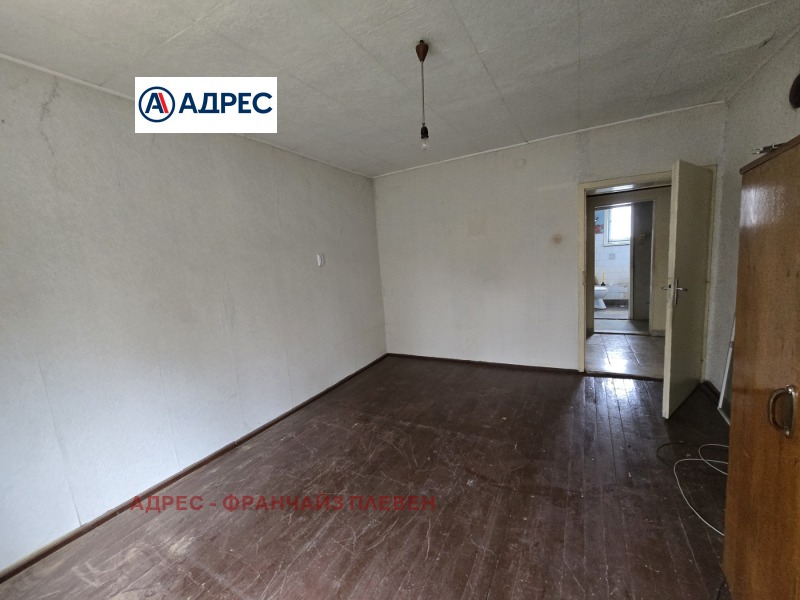 Продава ЕТАЖ ОТ КЪЩА, гр. Плевен, Широк център, снимка 11 - Етаж от къща - 52600495