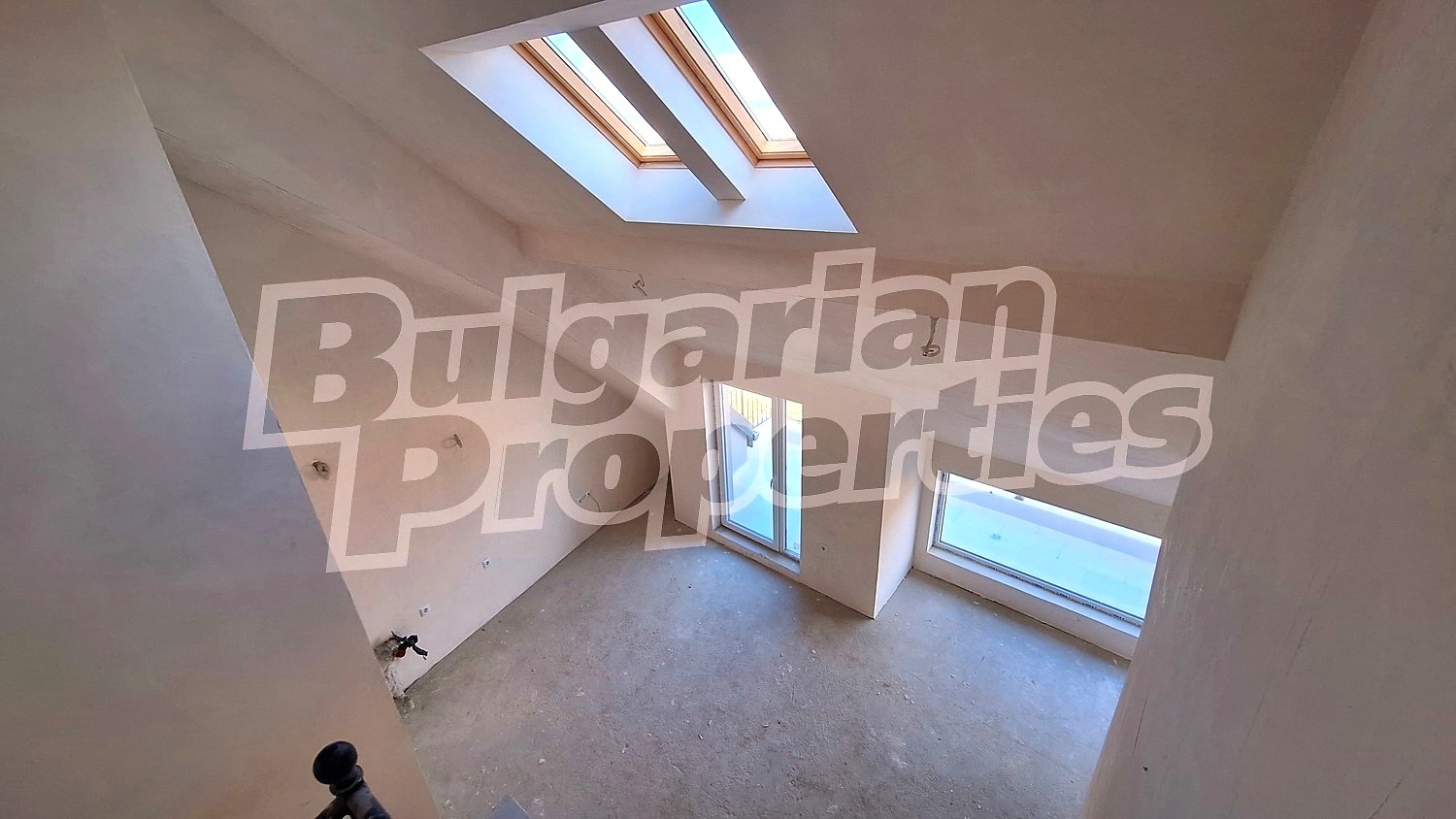Продава МЕЗОНЕТ, гр. Варна, Център, снимка 2 - Апартаменти - 56325819