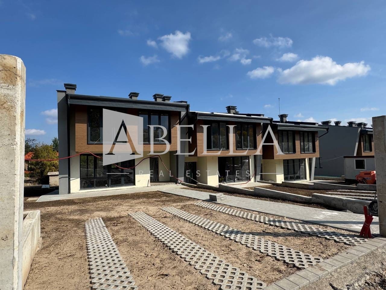 Продава КЪЩА, гр. София, с. Панчарево, снимка 2 - Къщи - 51998436