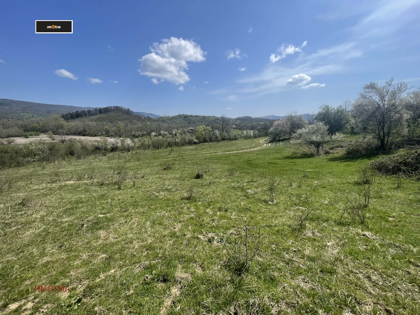 Продава ПАРЦЕЛ, с. Голяма Желязна, област Ловеч, снимка 13 - Парцели - 54273125