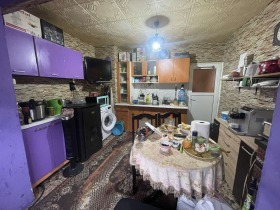 2 dormitoare Traciia, Șumen
