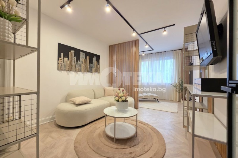 Продава 3-СТАЕН, гр. София, Гео Милев