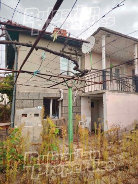 КЪЩА, 100 m2