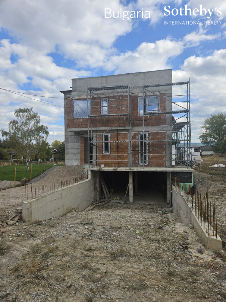 Продава КЪЩА, гр. София, с. Бистрица, снимка 2 - Къщи - 52085229